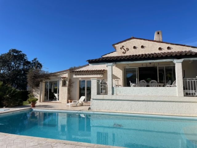 Villa Blue Sunset — Façade sud et piscine
