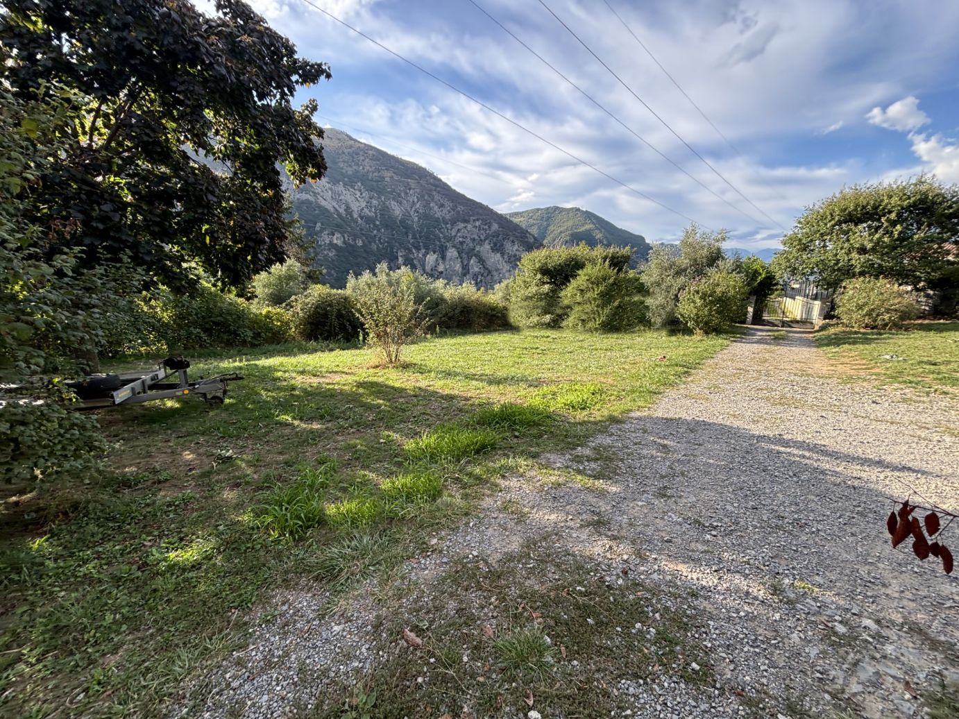 DP Piscine — Le terrain — vue lointaine